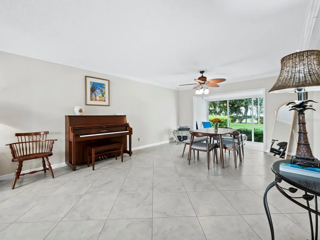 565 Sutton Place Longboat Key FL 34228