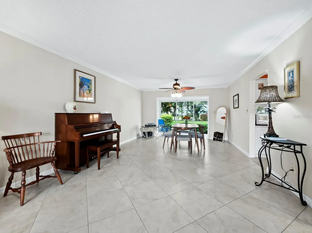 565 Sutton Place Longboat Key FL 34228