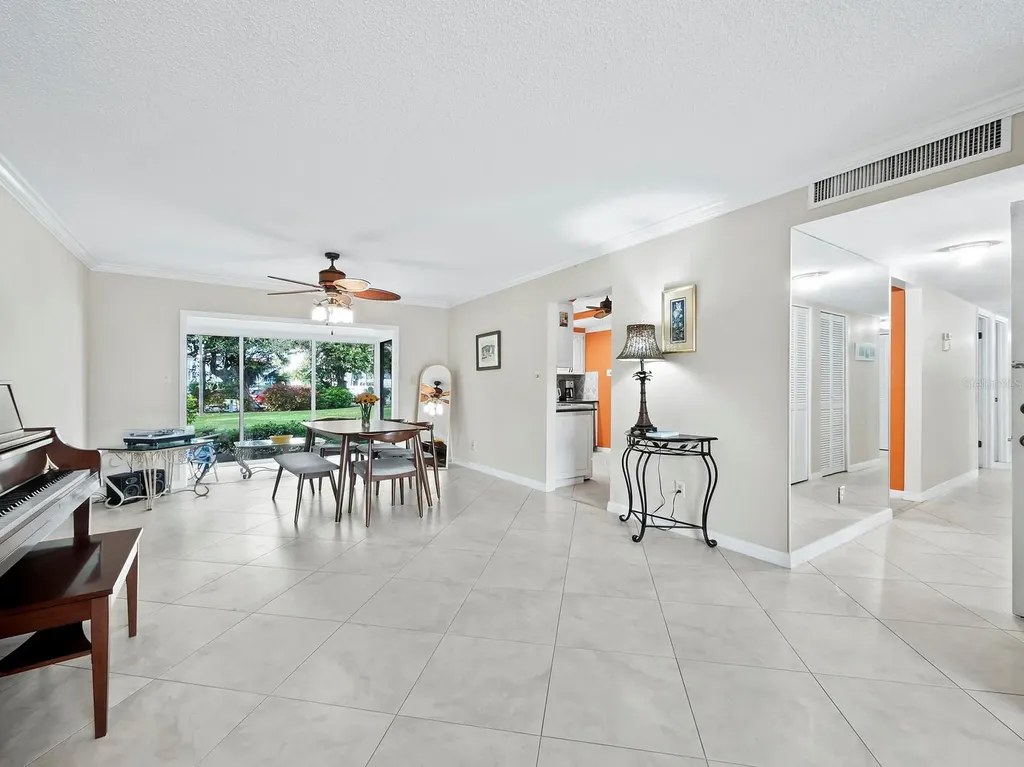 565 Sutton Place Longboat Key FL 34228