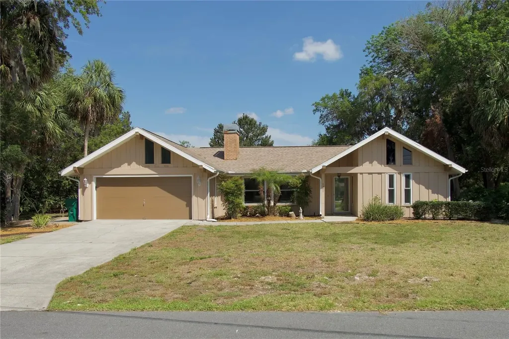 4951 S Driftwood Way Homosassa FL 34448