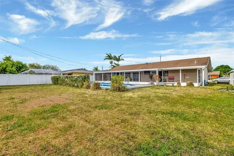 566 SE Floresta Drive Port St Lucie FL 34983