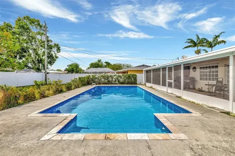 566 SE Floresta Drive Port St Lucie FL 34983