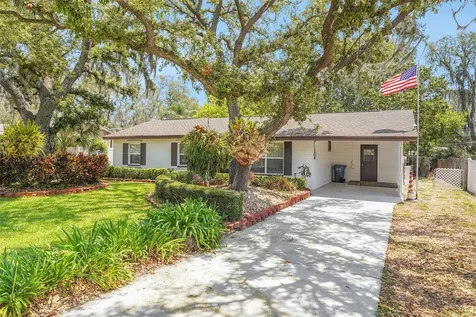 209 S Hydrangea Avenue Polk City FL 33868