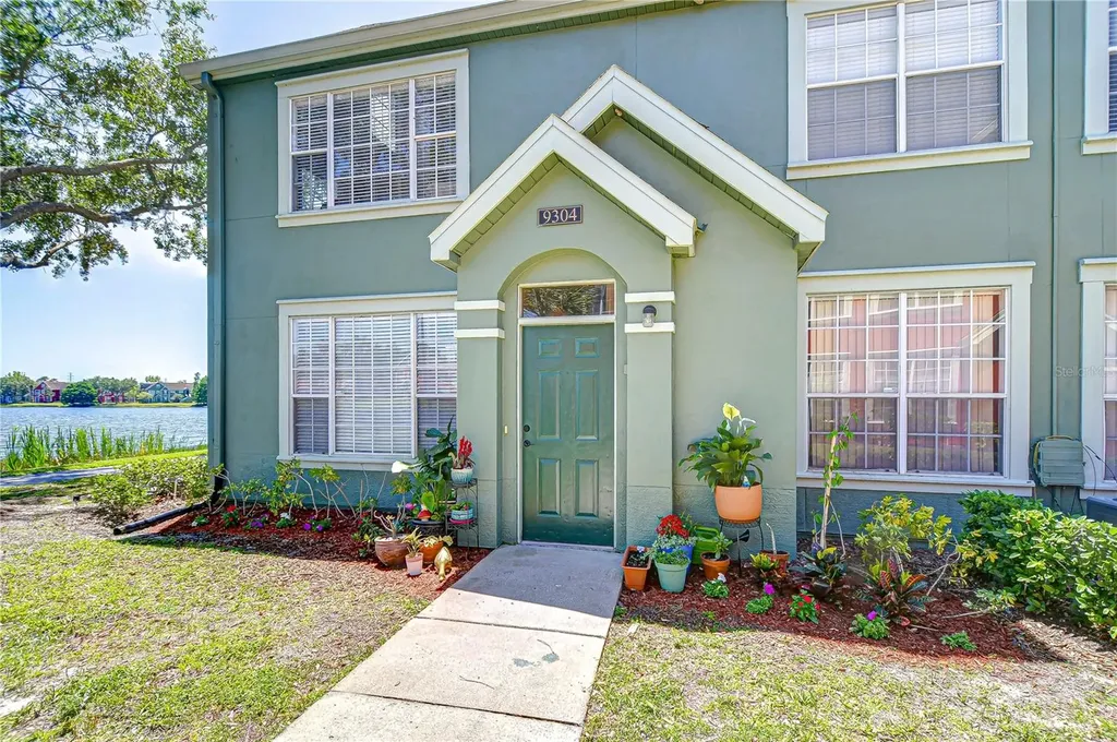 9304 Lake Chase Island Way Tampa FL 33626