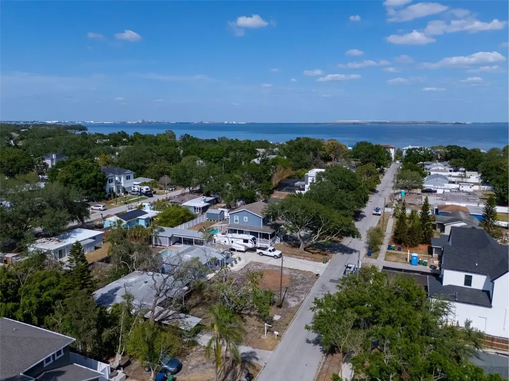 3021 W Helen Avenue Tampa FL 33611