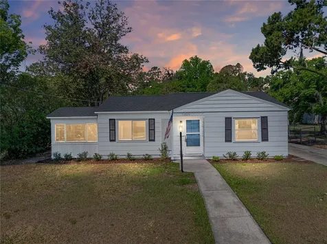 14049 12th Street Dade City FL 33525