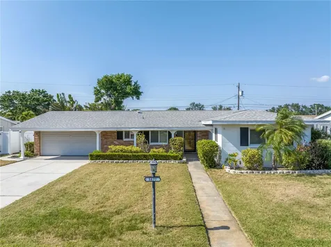 5877 33rd Avenue N St Petersburg FL 33710
