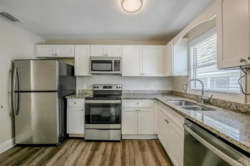 72 Campus View Drive Orlando FL 32810