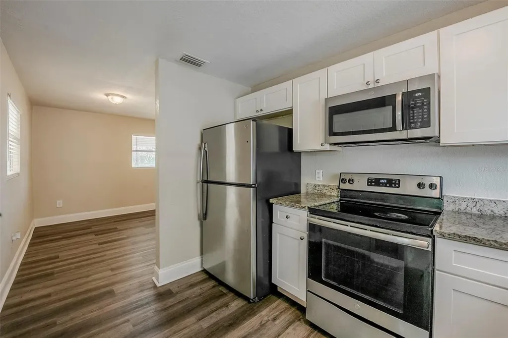 72 Campus View Drive Orlando FL 32810