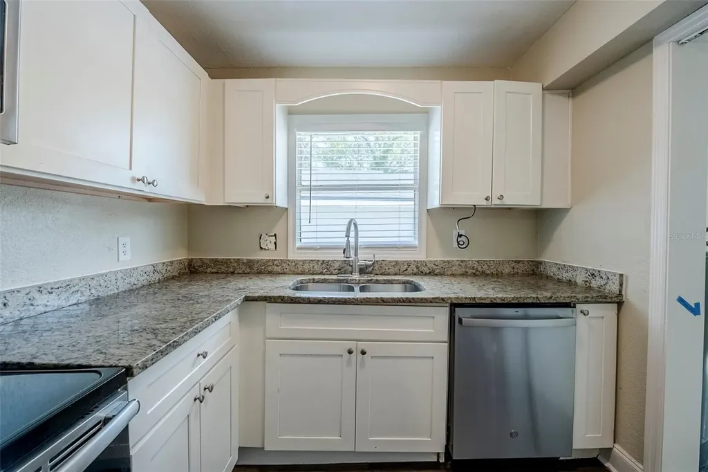 72 Campus View Drive Orlando FL 32810