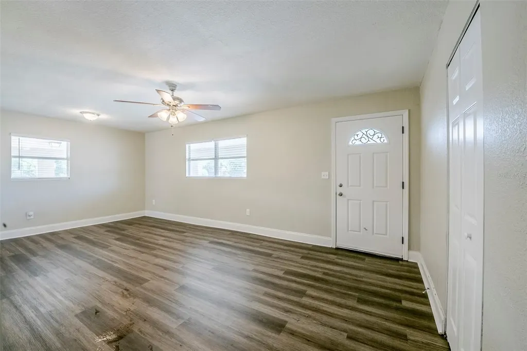 72 Campus View Drive Orlando FL 32810