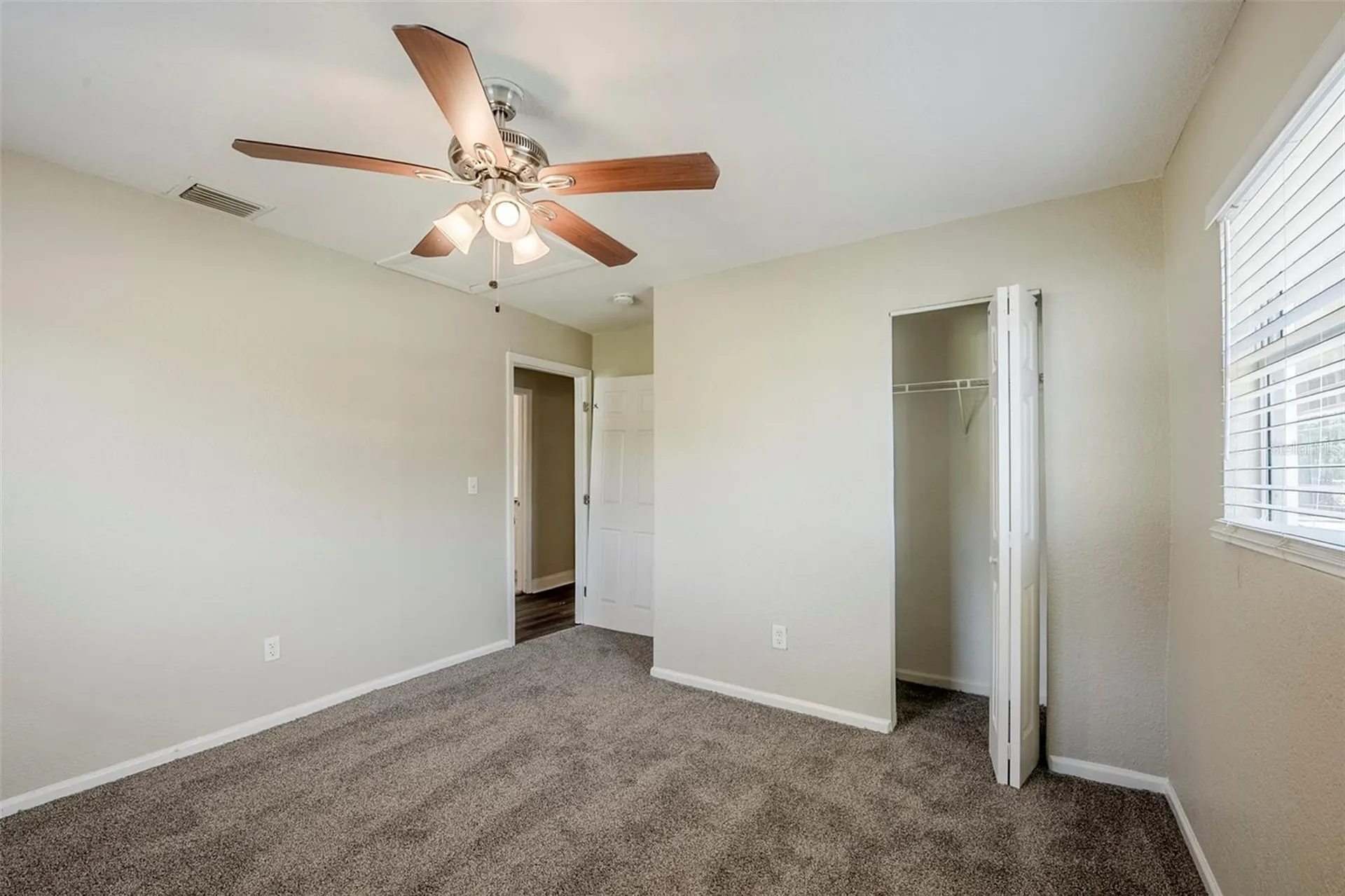 72 Campus View Drive Orlando FL 32810