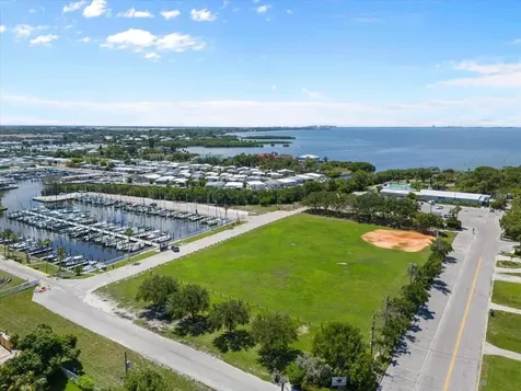 6511 Georgia Avenue Bradenton FL 34207