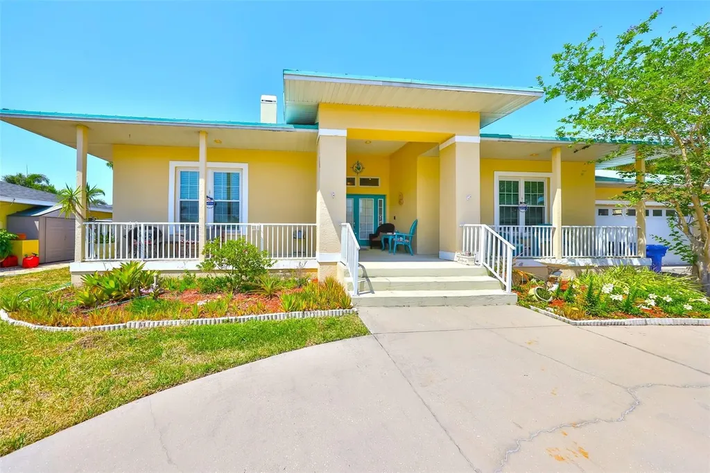 732 Kingston Court Apollo Beach FL 33572