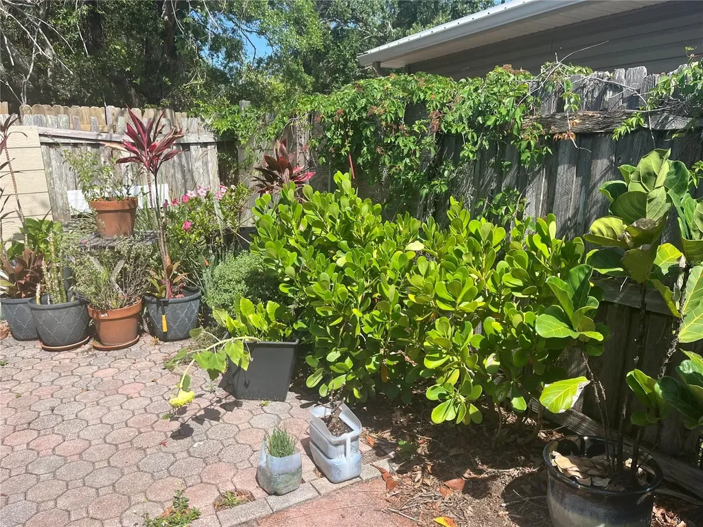2415 Pelican Drive Sarasota FL 34237