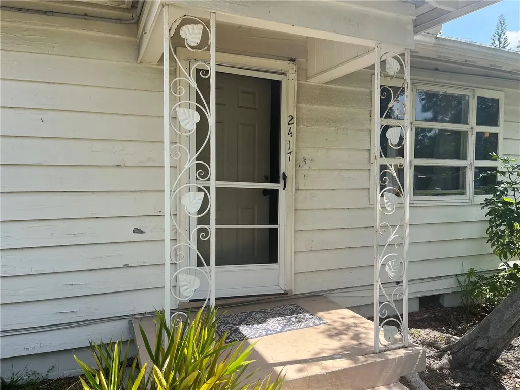 2415 Pelican Drive Sarasota FL 34237