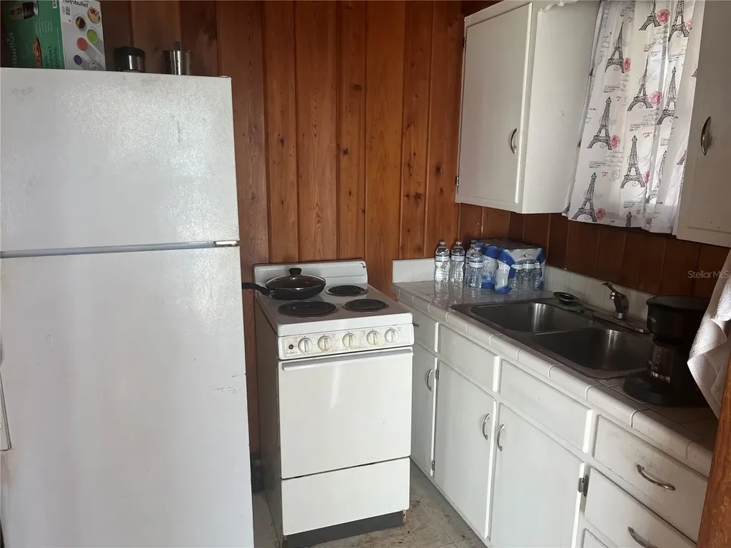 2415 Pelican Drive Sarasota FL 34237