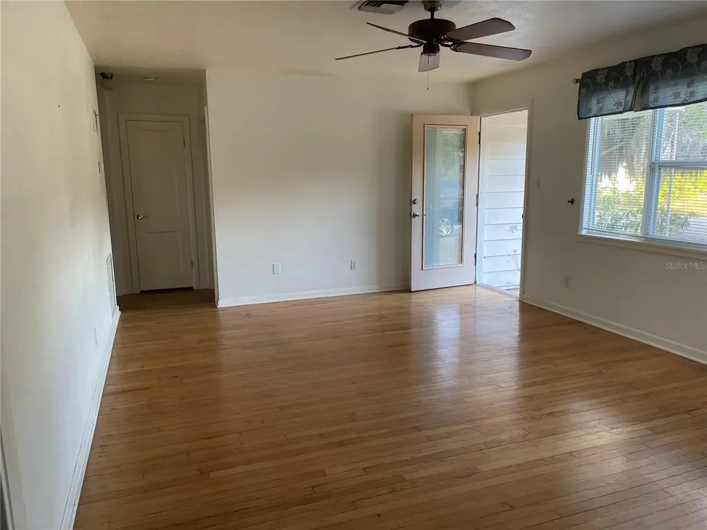 2415 Pelican Drive Sarasota FL 34237