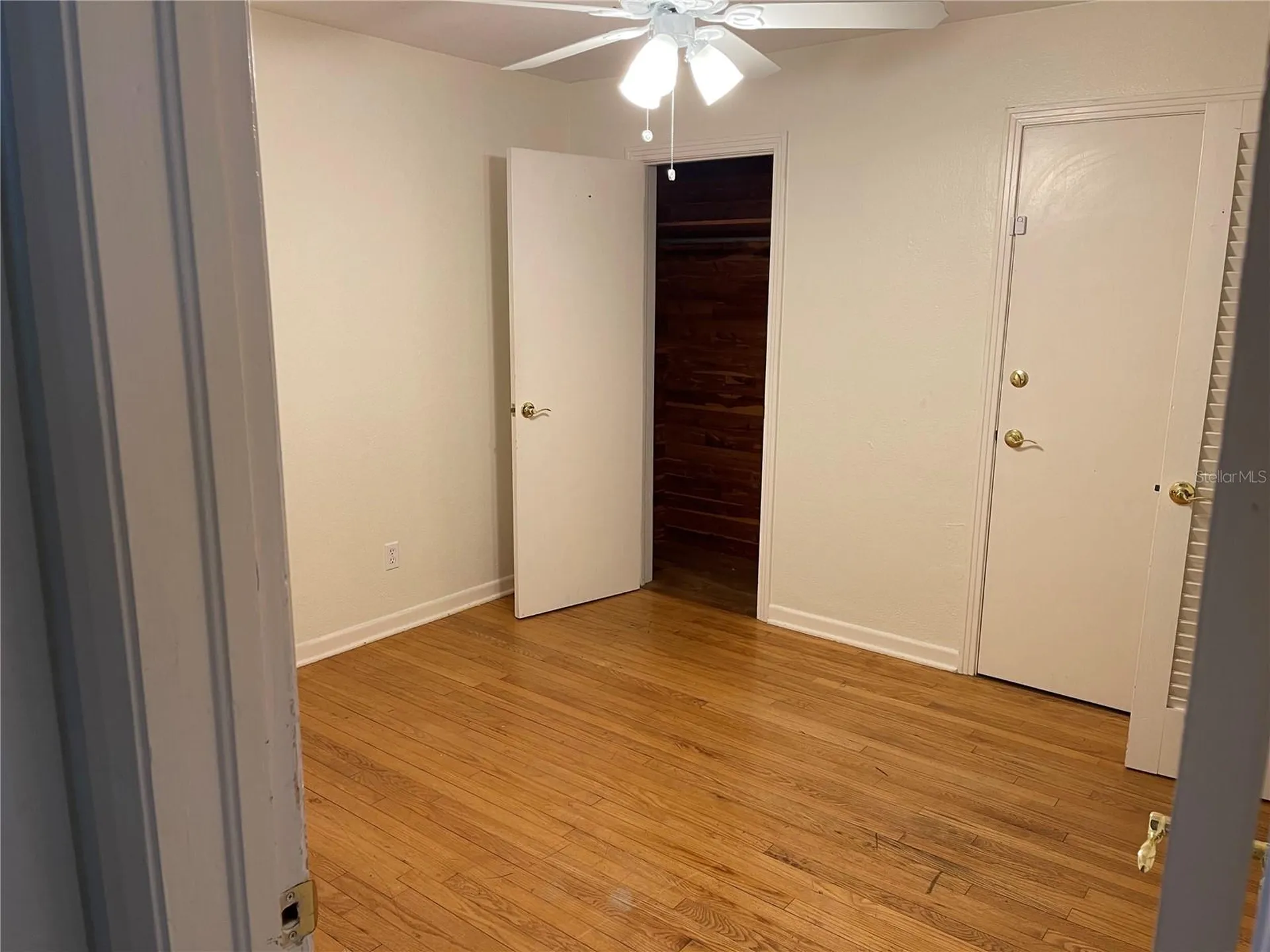 2415 Pelican Drive Sarasota FL 34237