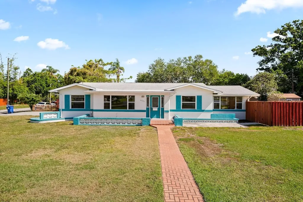 4421 28th Avenue N St Petersburg FL 33713