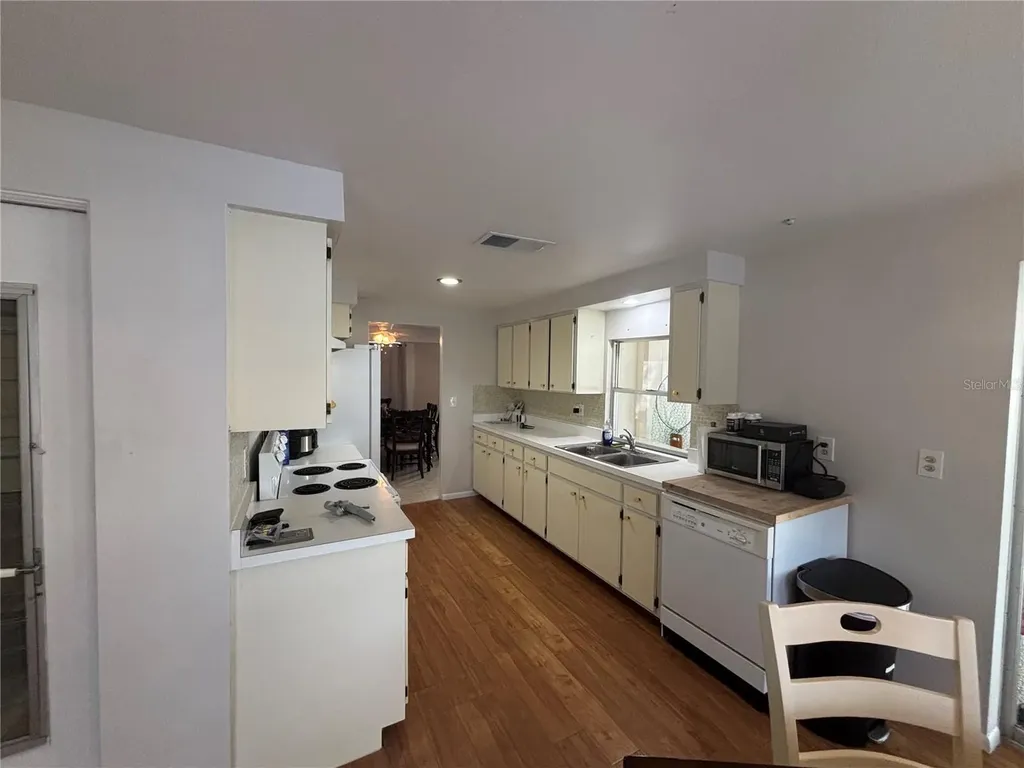 4411 Dolphin Lane Palmetto FL 34221