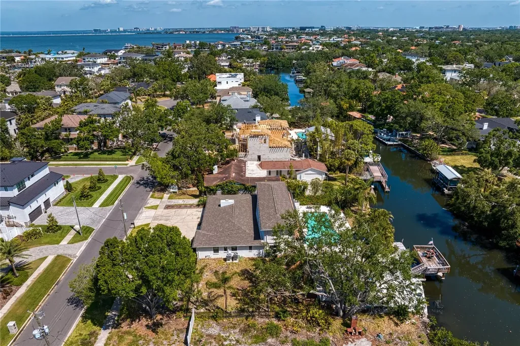 2614 S Dundee Street Tampa FL 33629