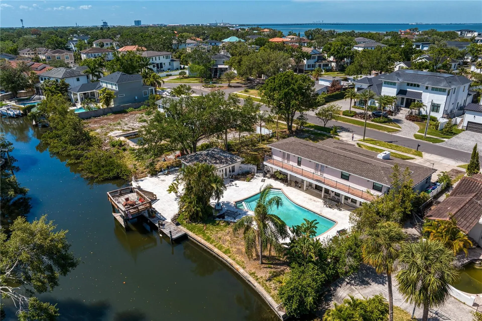 2614 S Dundee Street Tampa FL 33629