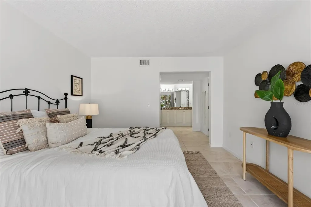 5031 N Beach Road Englewood FL 34223