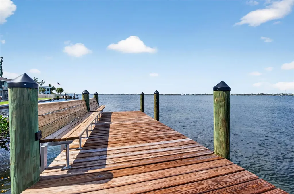 5031 N Beach Road Englewood FL 34223