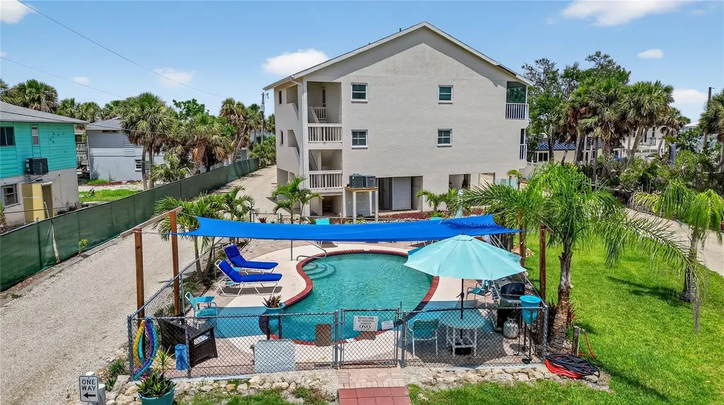 5031 N Beach Road Englewood FL 34223