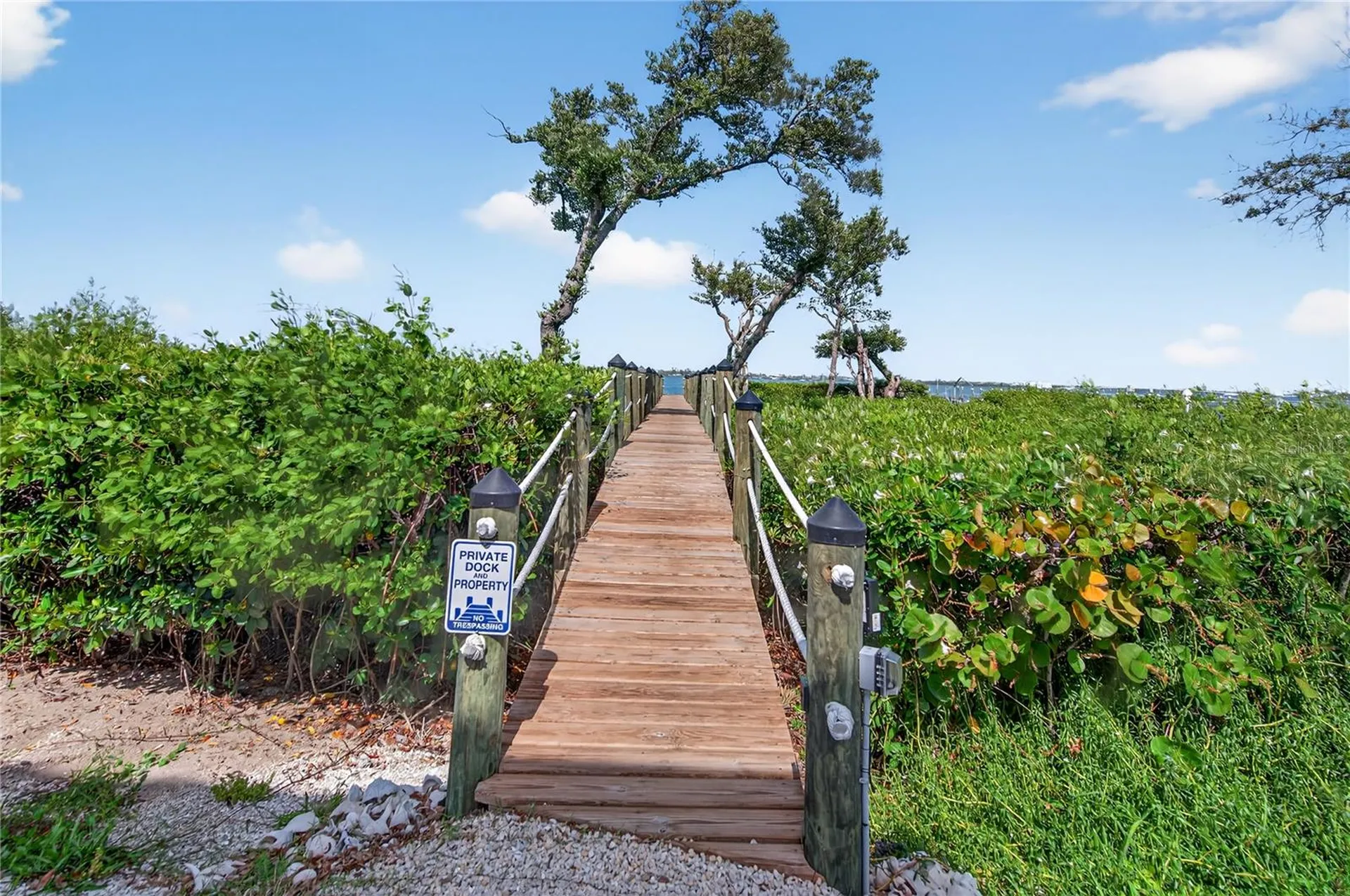 5031 N Beach Road Englewood FL 34223