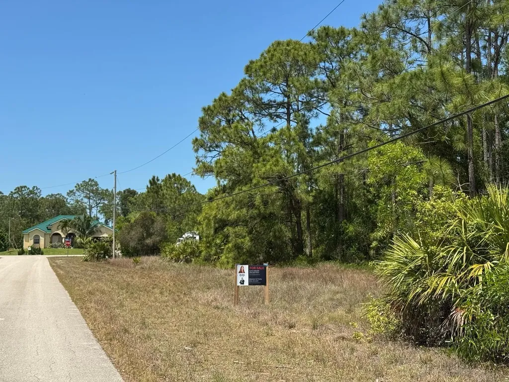 513 Addison Street E Lehigh Acres FL 33974