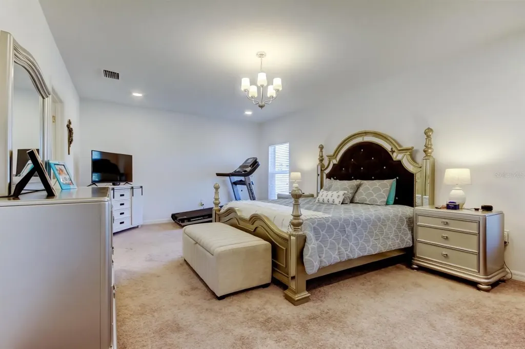 12407 Hilltop Farms Drive Dade City FL 33525