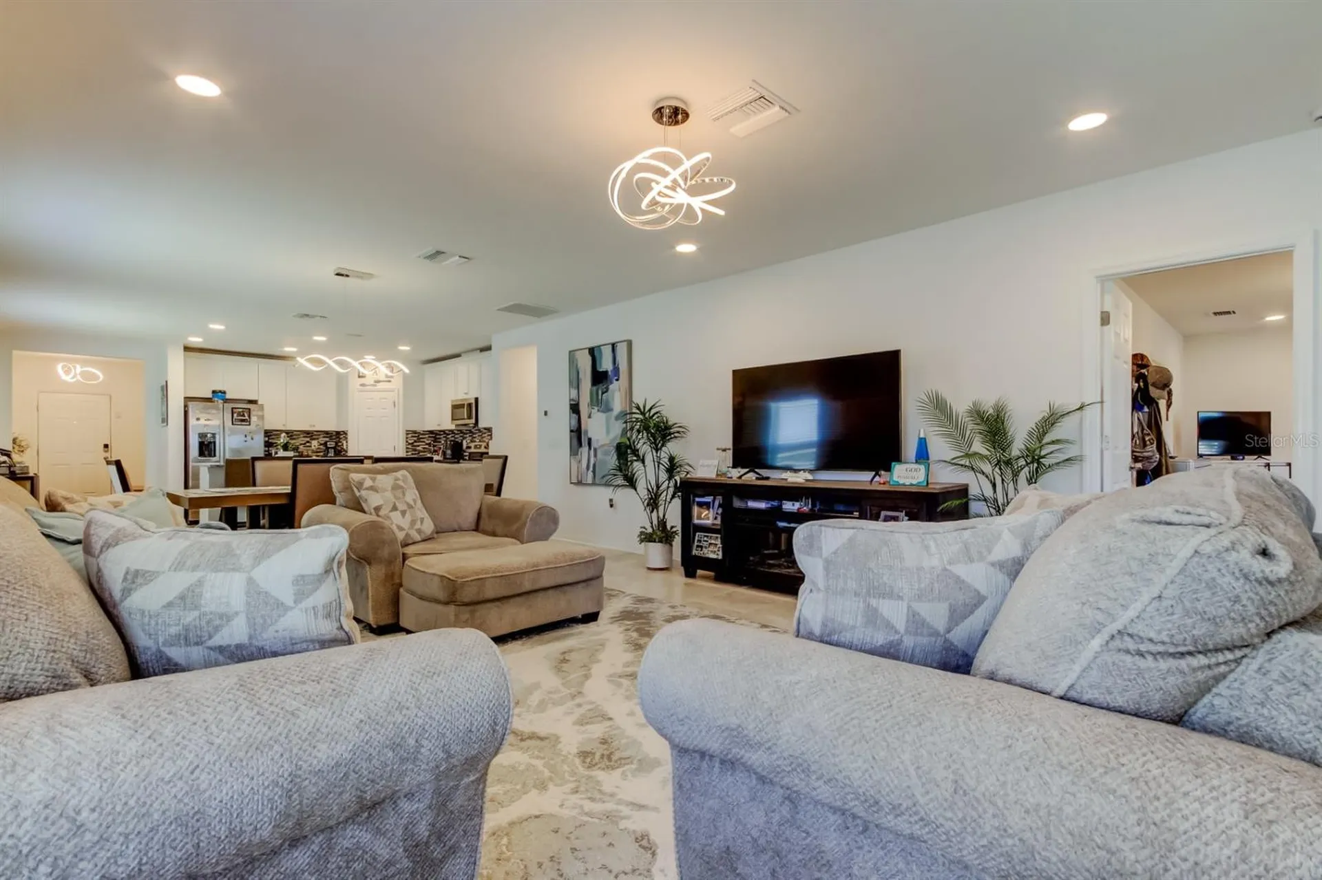12407 Hilltop Farms Drive Dade City FL 33525