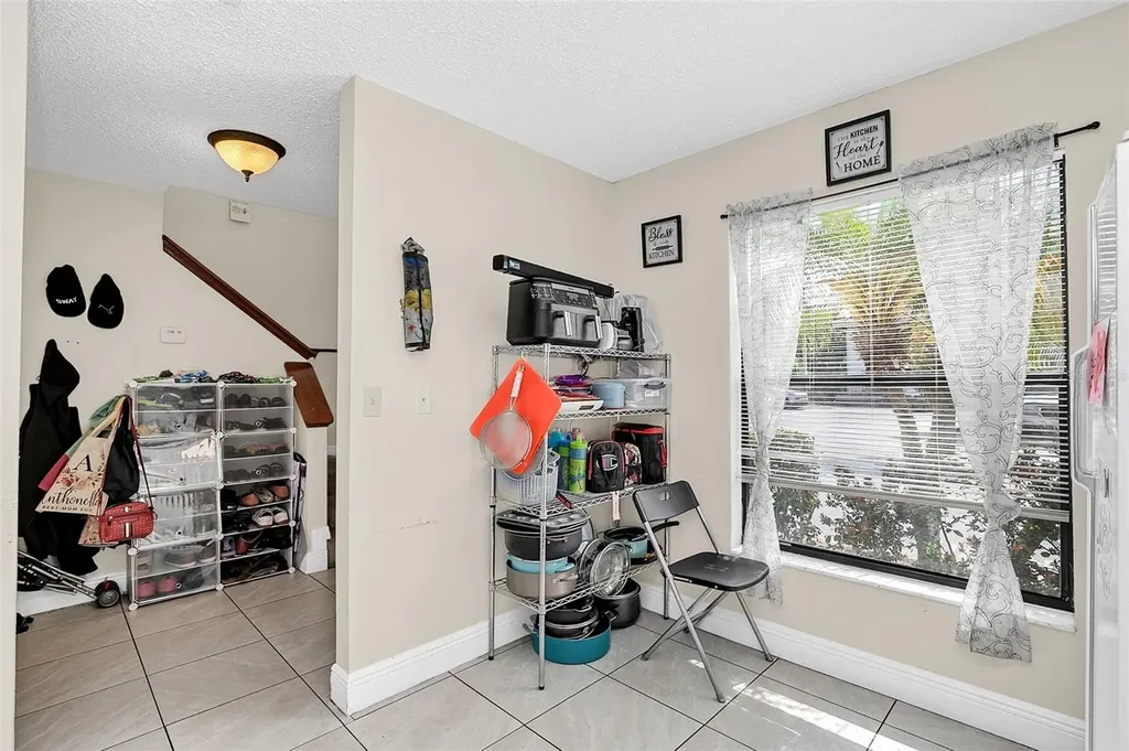 1612 Sandy Point Square Orlando FL 32807