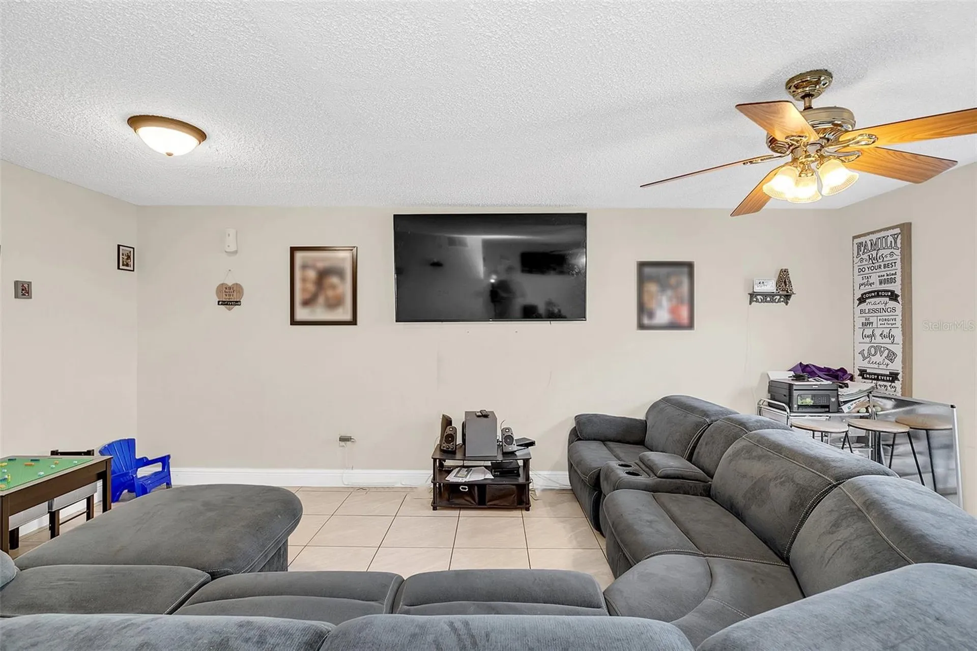 1612 Sandy Point Square Orlando FL 32807