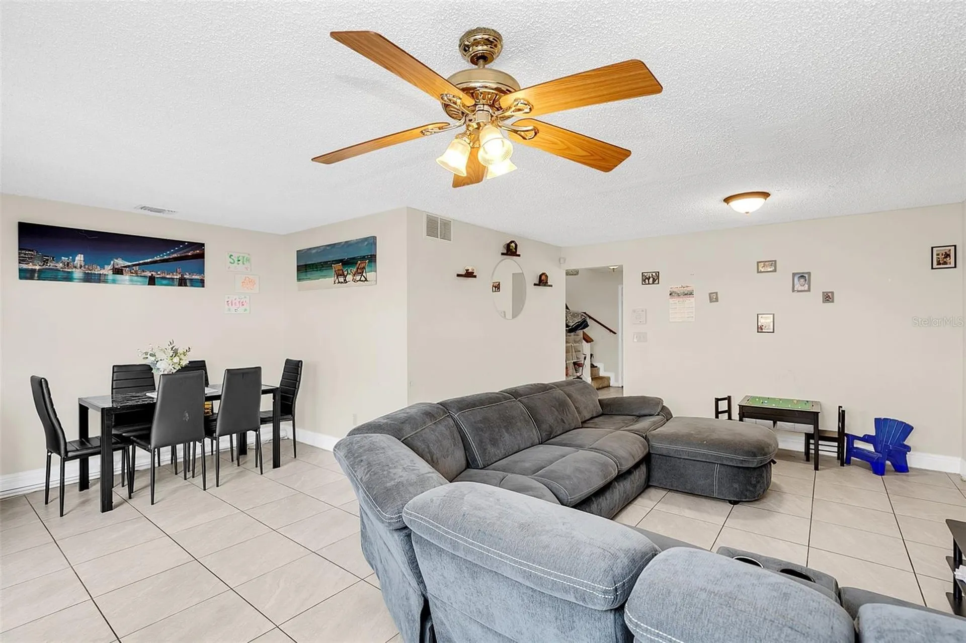 1612 Sandy Point Square Orlando FL 32807