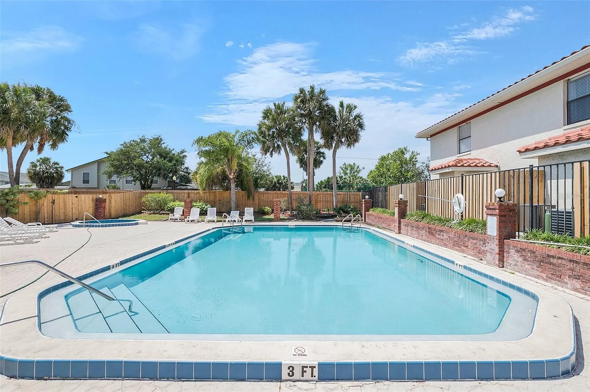 1612 Sandy Point Square Orlando FL 32807