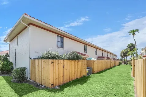 1612 Sandy Point Square Orlando FL 32807