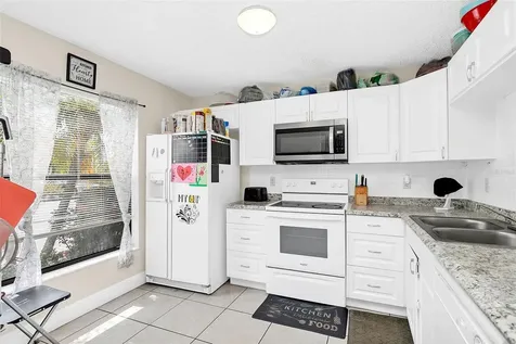 1612 Sandy Point Square Orlando FL 32807