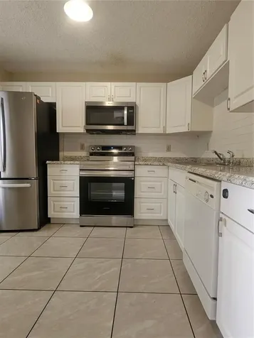 1612 Sandy Point Square Orlando FL 32807