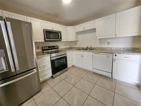 1612 Sandy Point Square Orlando FL 32807