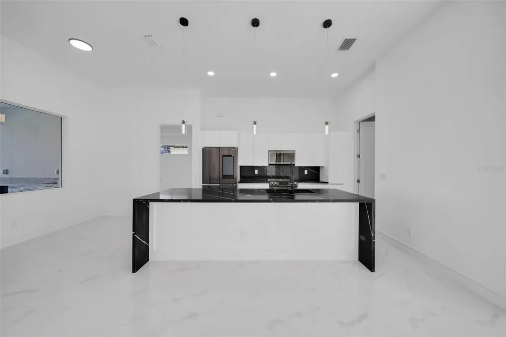 2813 NW 41st Avenue Cape Coral FL 33993