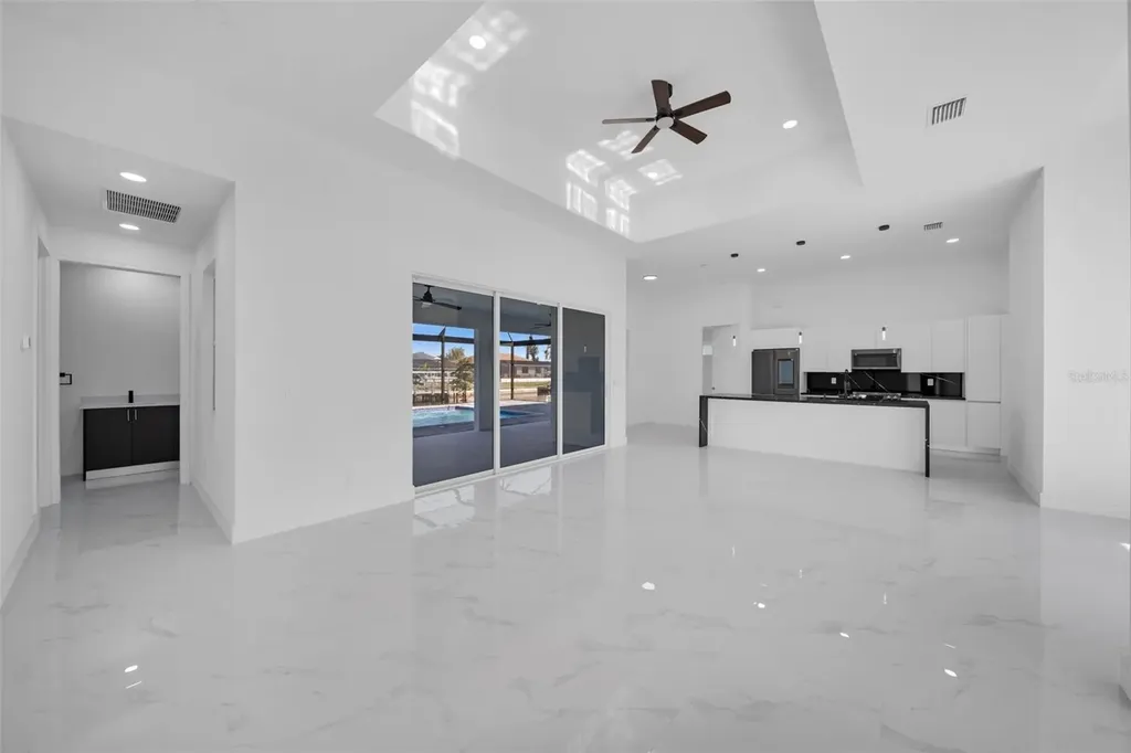 2813 NW 41st Avenue Cape Coral FL 33993