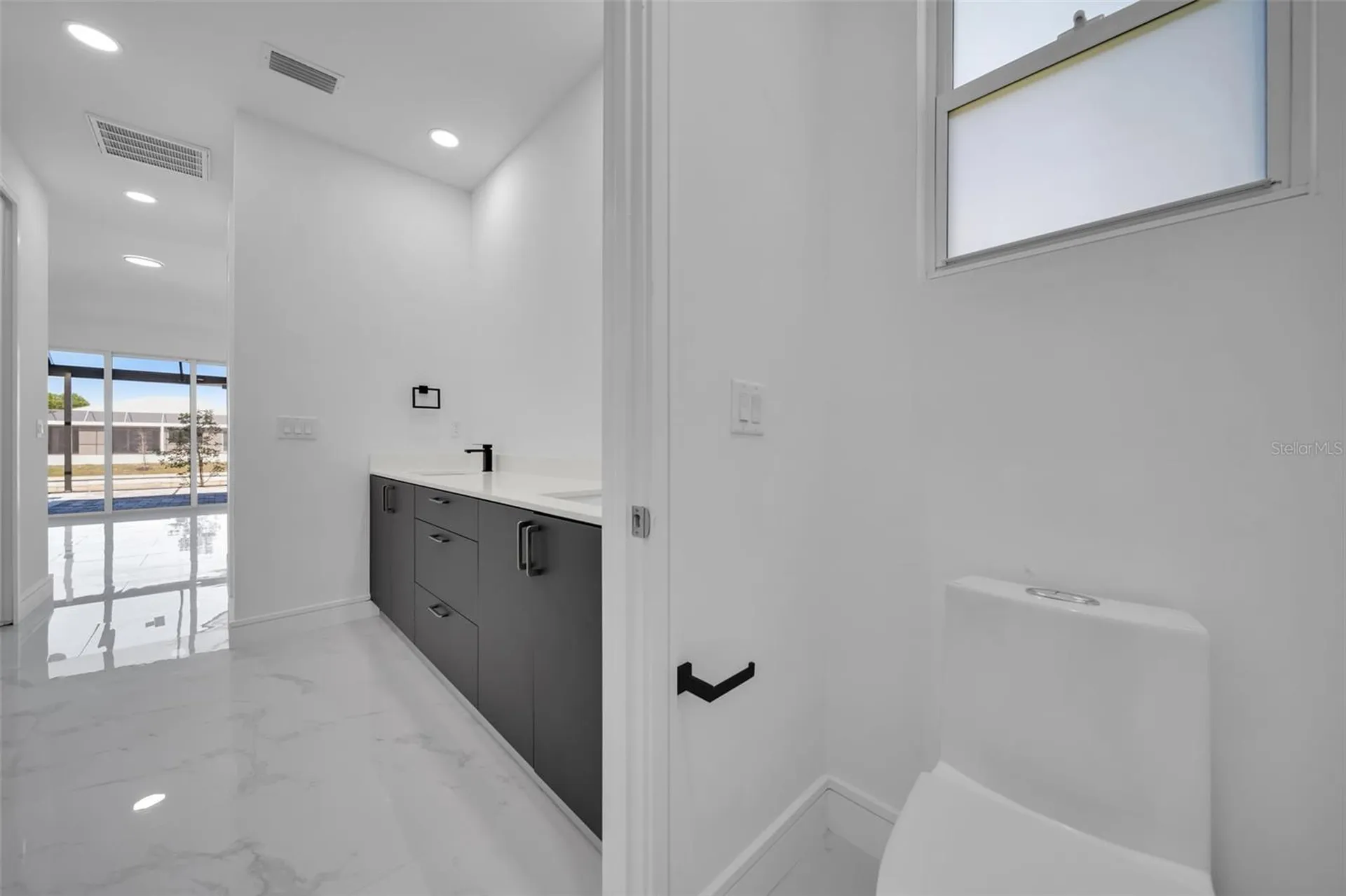 2813 NW 41st Avenue Cape Coral FL 33993