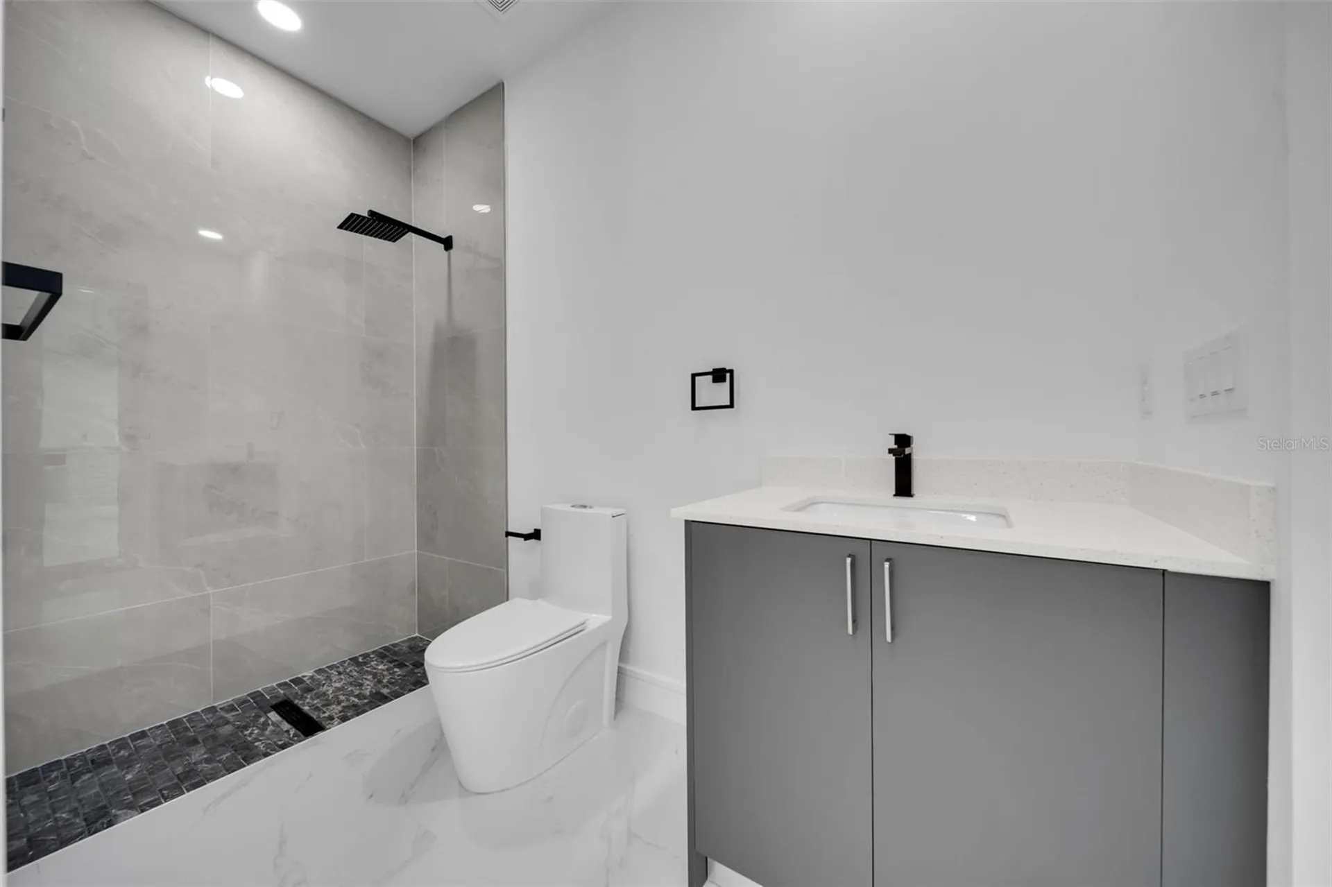 2813 NW 41st Avenue Cape Coral FL 33993