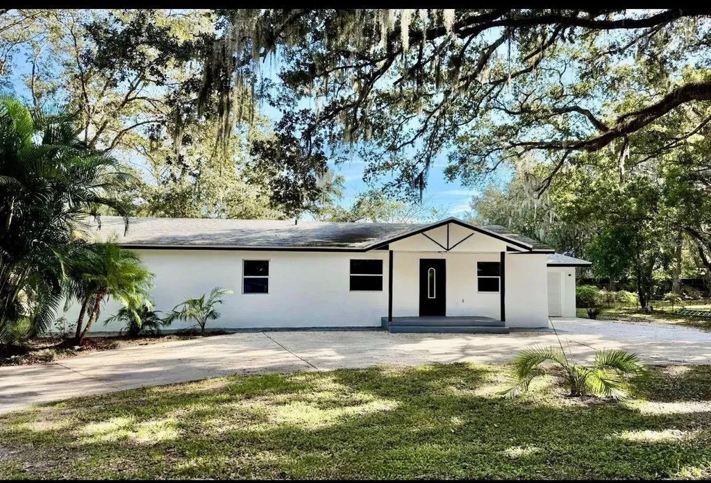 2831 Magnolia Avenue Sanford FL 32773