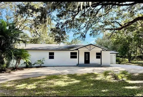 2831 Magnolia Avenue Sanford FL 32773