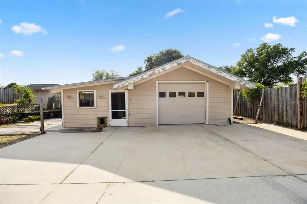 1114 Hickory Road Ocala FL 34472