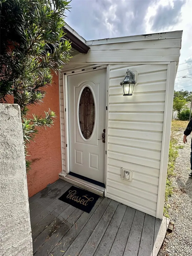 300 Broadview Avenue Altamonte Springs FL 32701